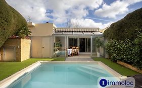 Air-Conditioned House With Private Pool